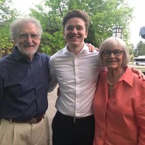 Meet your Posher, Carter